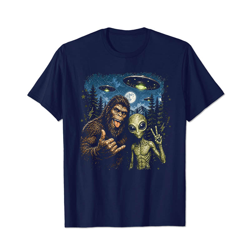 Bigfoot & Alien Selfie Men Cotton Tee Sasquatch T Shirt - BigTallGuys